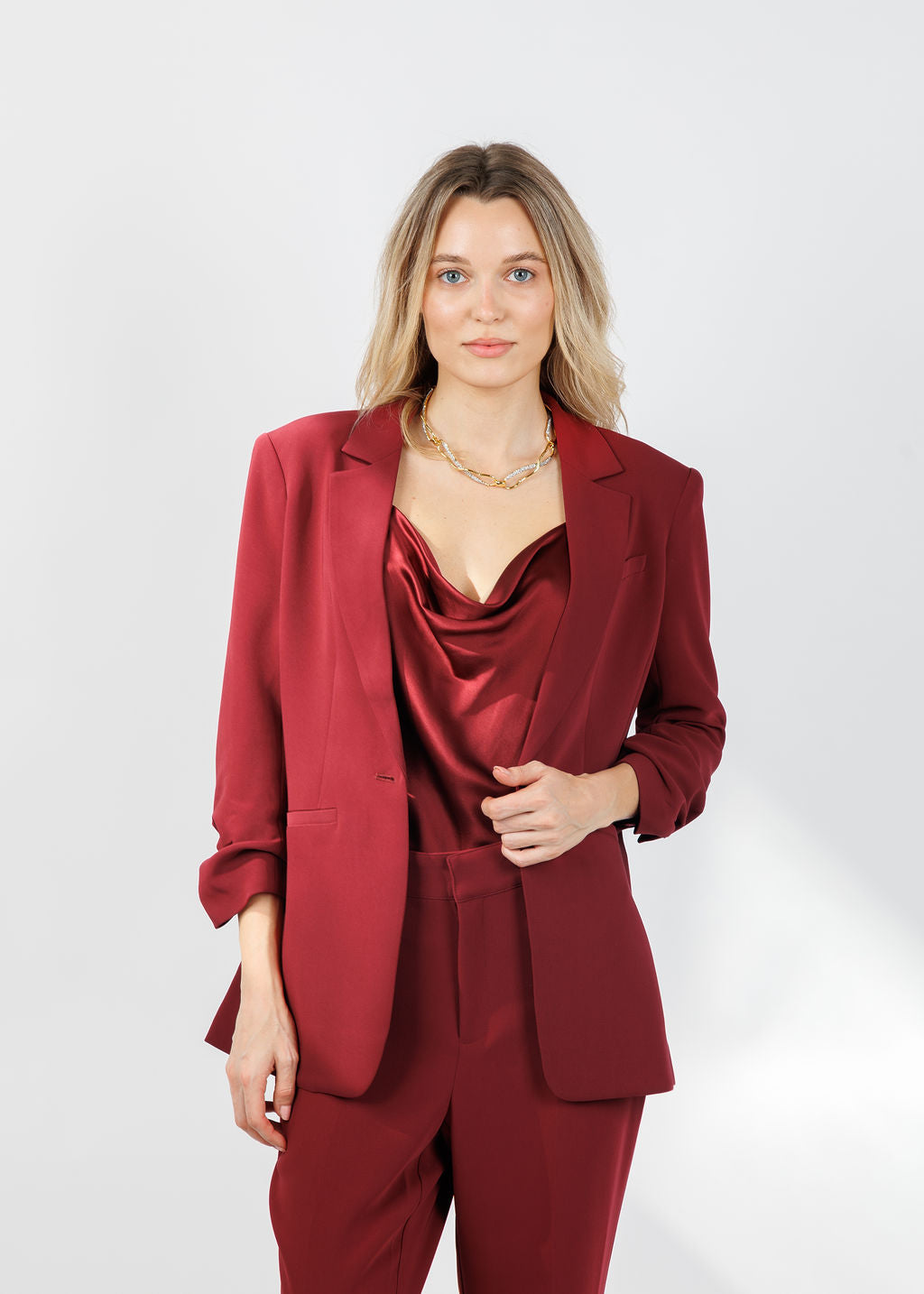 Cinq a Sept Khloe Crepe Blazer in Wineberry paired with matching Marta Cami and Kerry Pants available at Barbara Katz