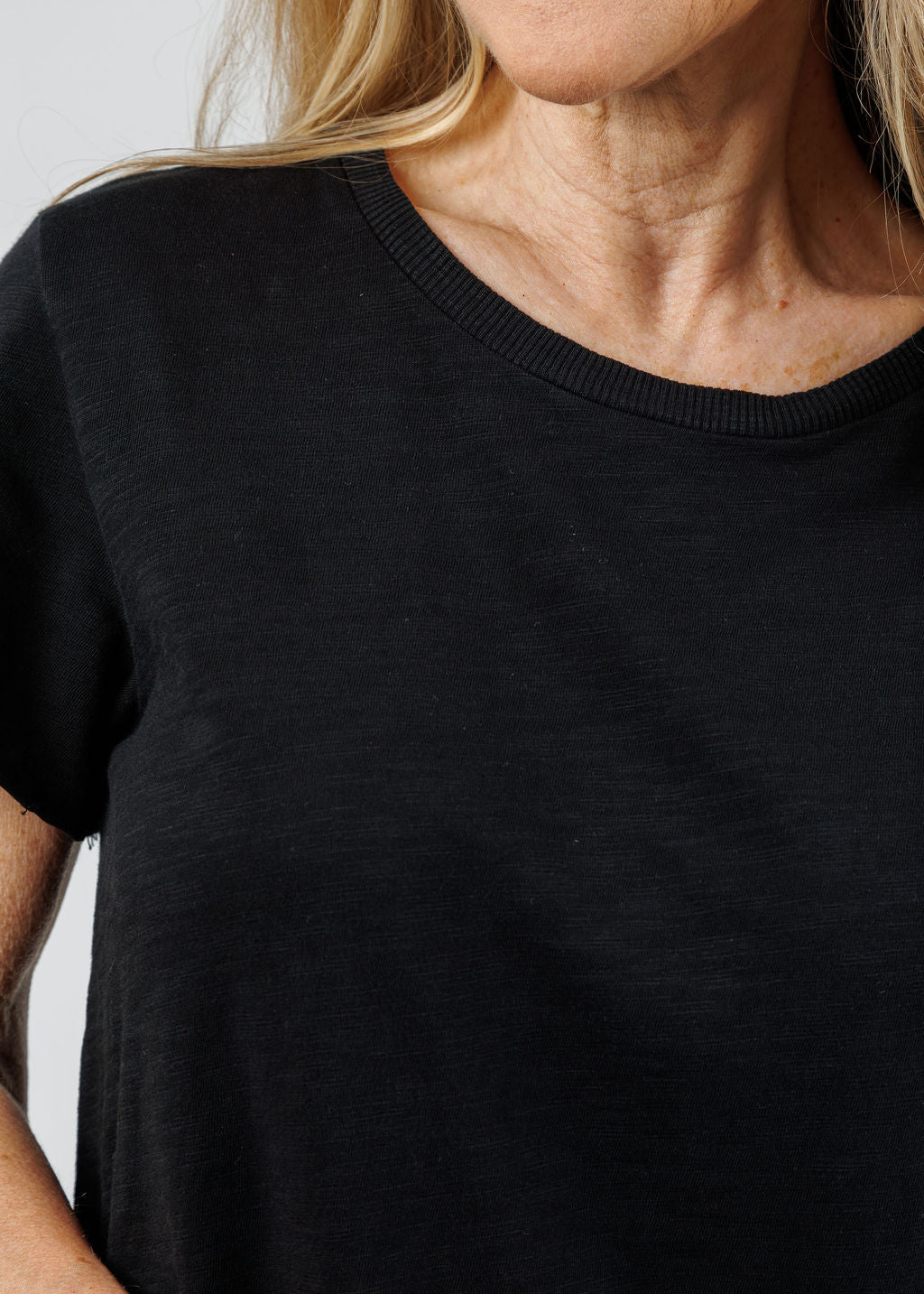 Elliott Lauren Willa Short Sleeve Boxy Tee in Black available at Barbara Katz