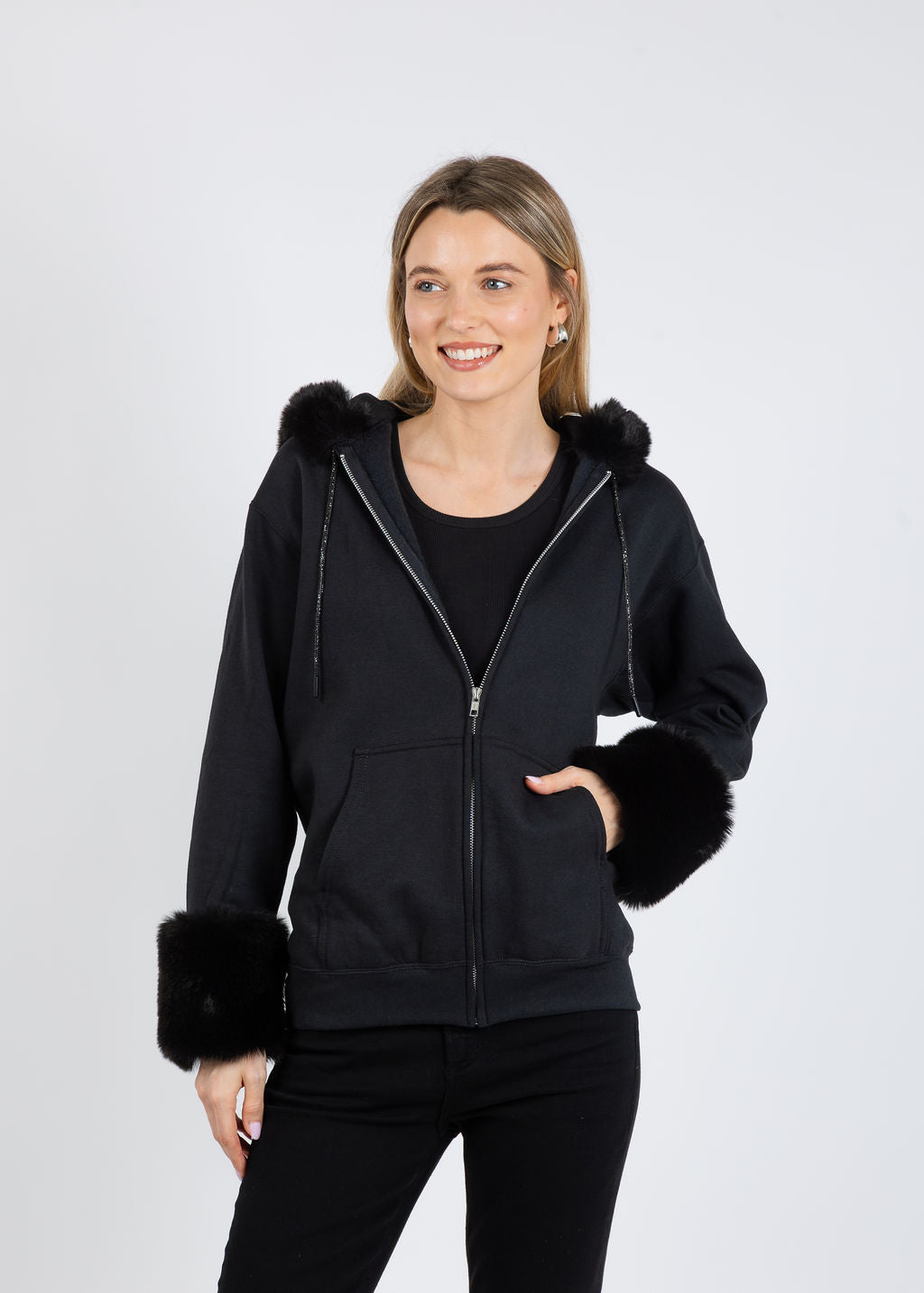 ちいさん AMERI UND ELSA BIJOU WOOLJACKET黒 Ameri（アメリ）の「UND ELSA BIJOU WOOL JACKET（テーラード