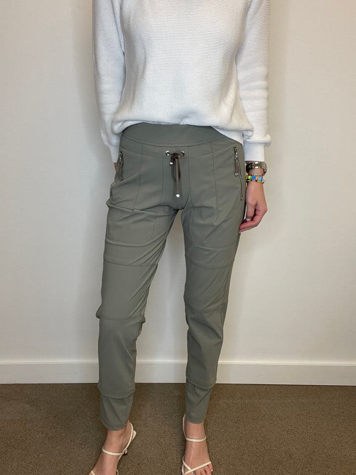 Candy Pant in Green Grey