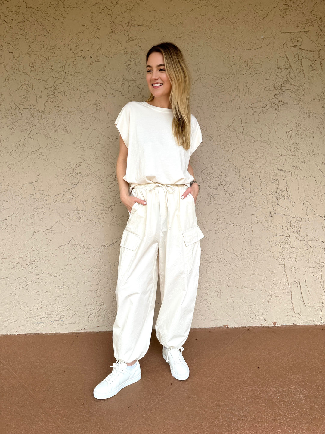 Structured Poplin Drawstring Cargo Pant in White –