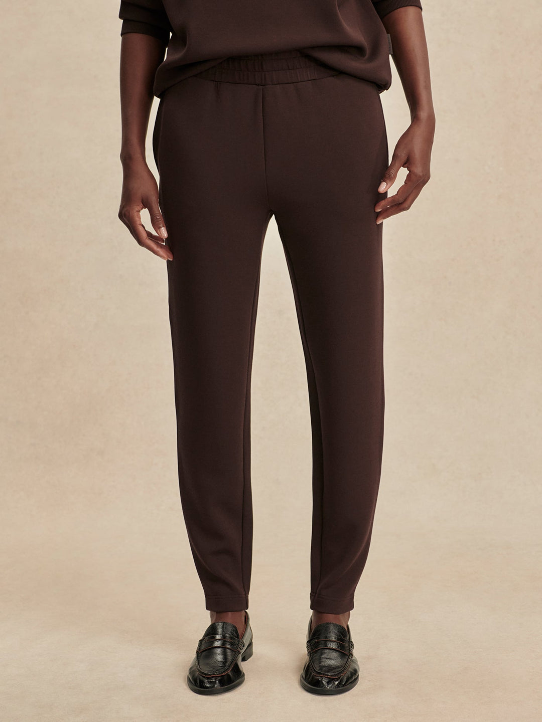 Varley The Slim Pant 27.5" in Coffee Bean available at Barbara Katz