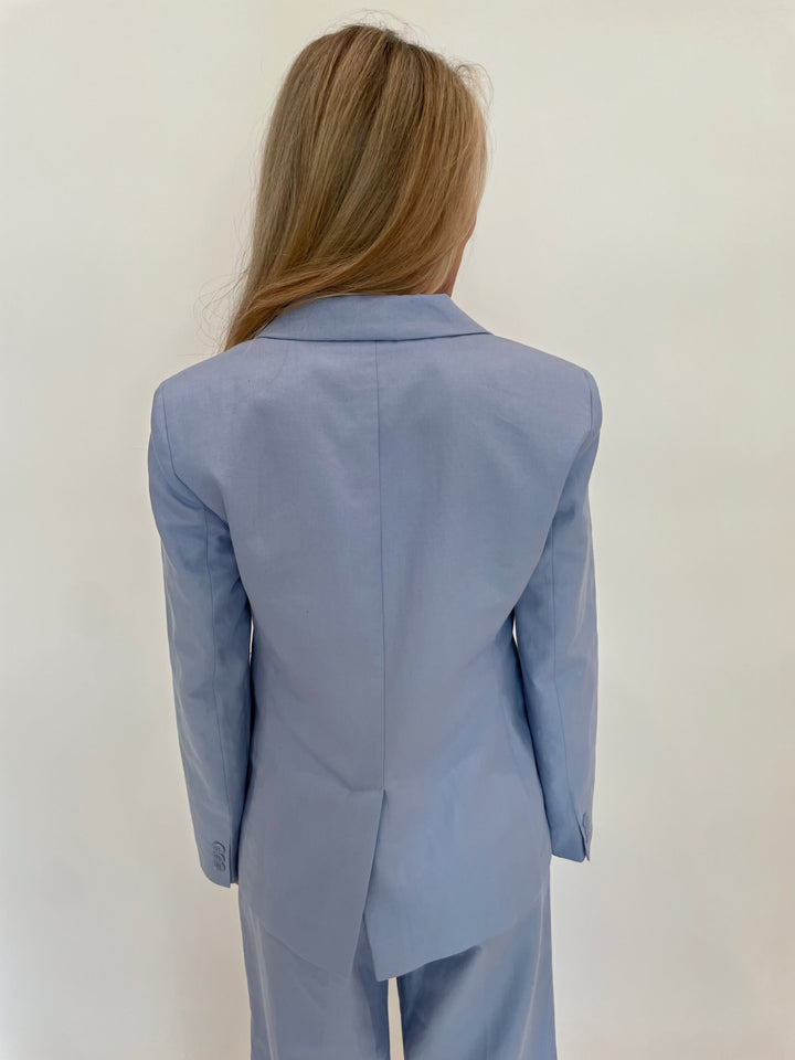 Max Mara Quito Cotton Linen Blazer in Light Blue available at Barbara Katz