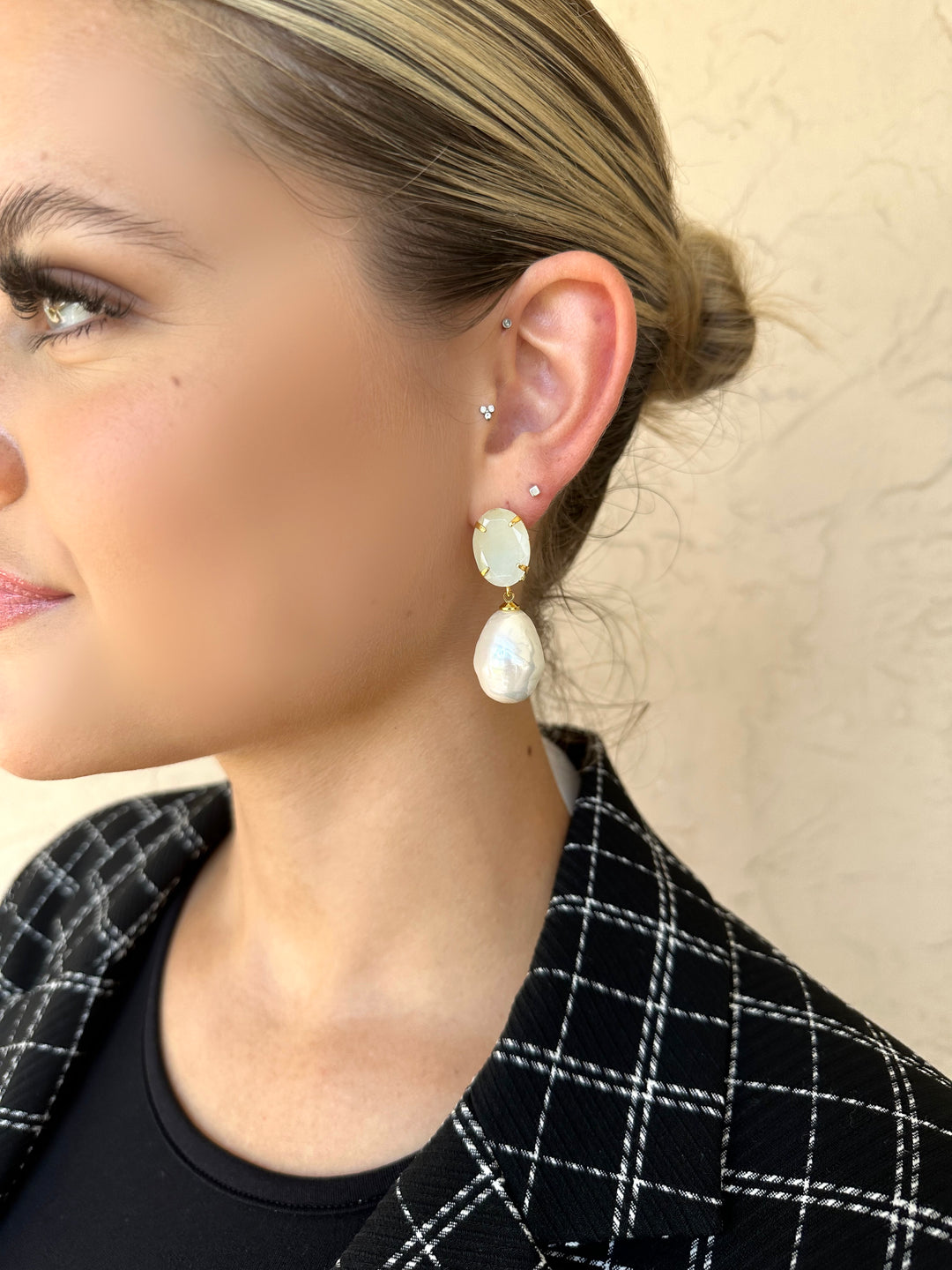 Bounkit Mother of Pearl and Baroque Pearl Clip Earring