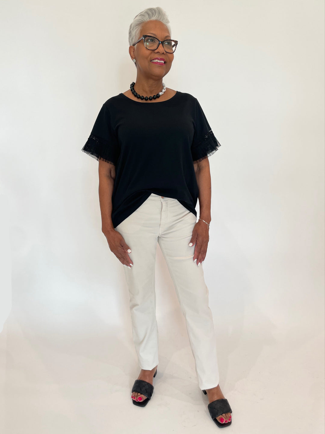 Leo & Ugo Leo Crew Lace Tee in Black paired with MAC Denim Dream Jean in Antique Whitw available at Barbara Katz