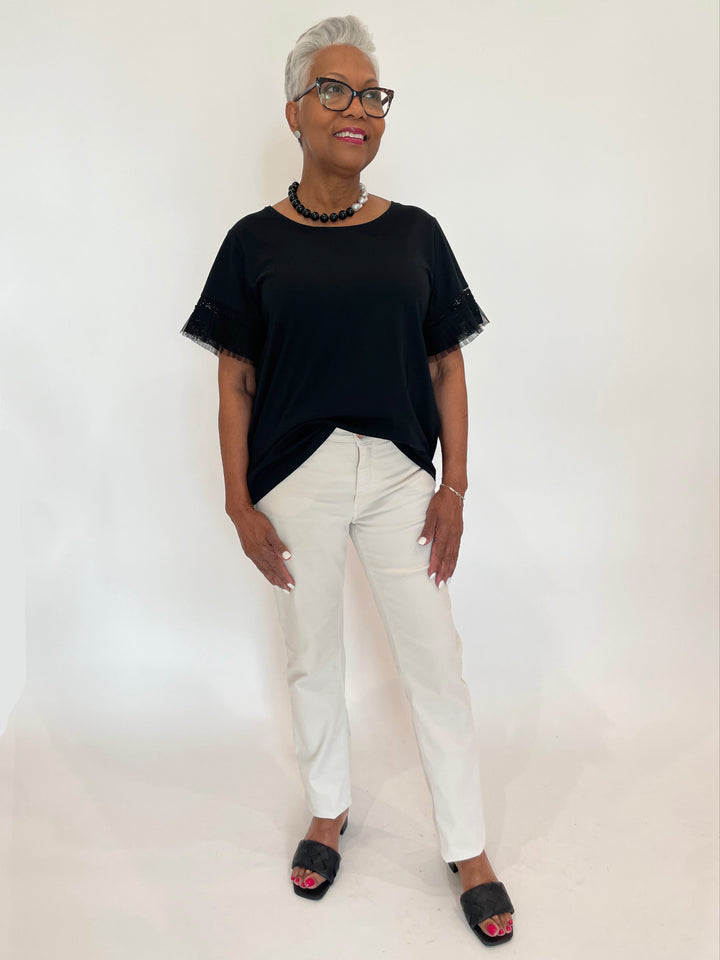 Leo & Ugo Leo Crew Lace Tee in Black paired with MAC Denim Dream Jean in Antique Whitw available at Barbara Katz