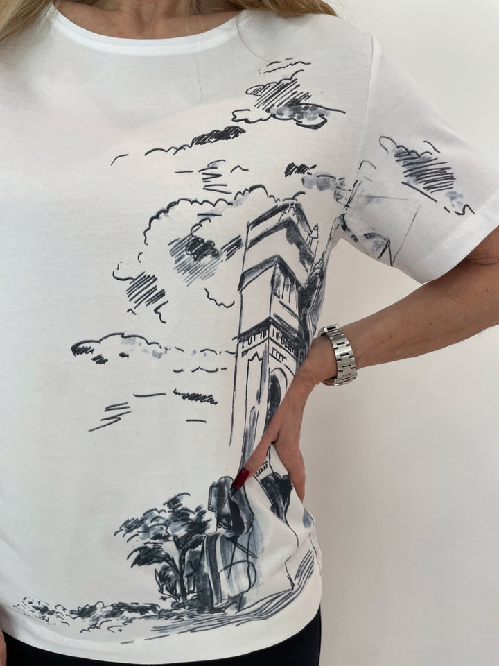Margittes Graffic Tee in Weiss available at Barbara Katz