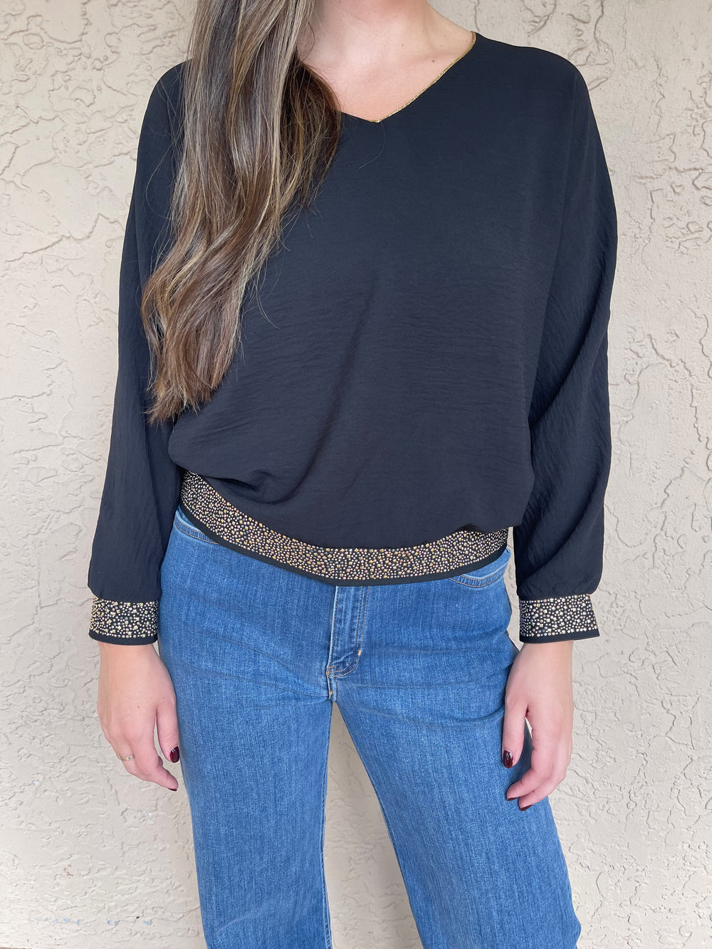 ESCORPION Crepe & Stones V-Neck Top