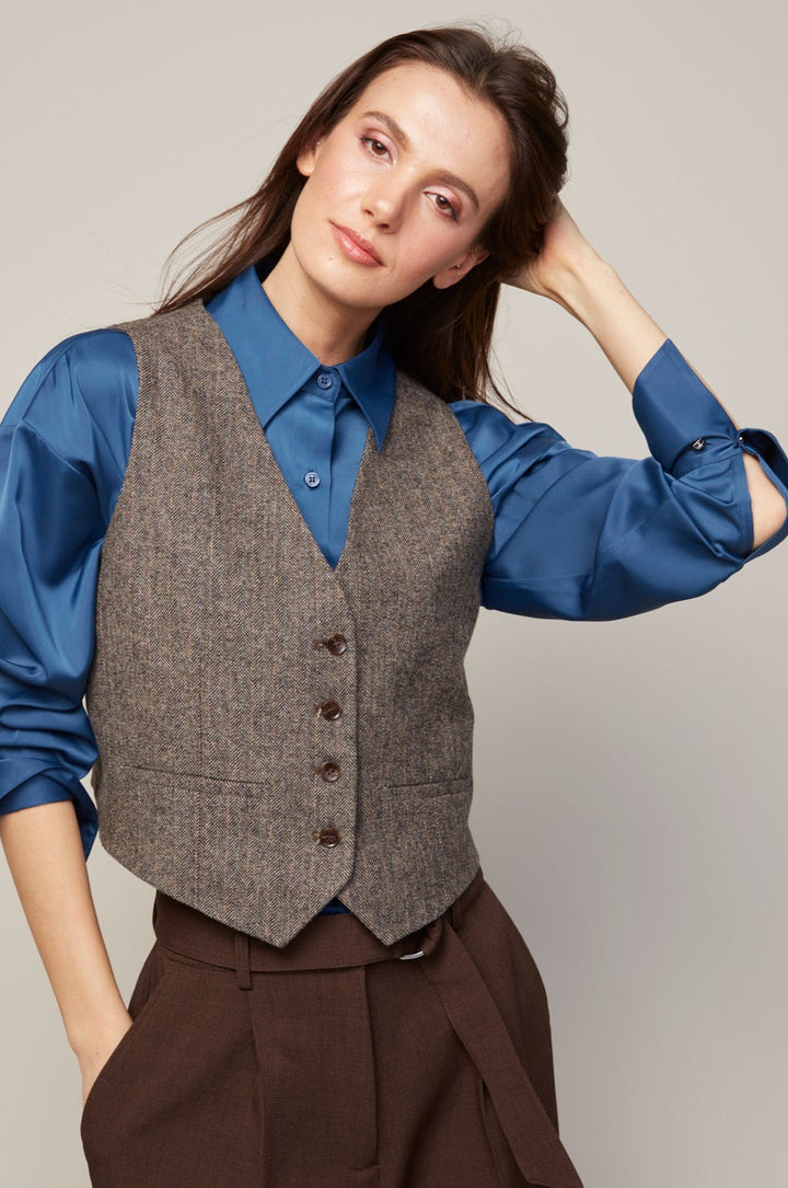 Adroit Atelier Sandro Sleeveless Vest in Java available at Barbara Katz