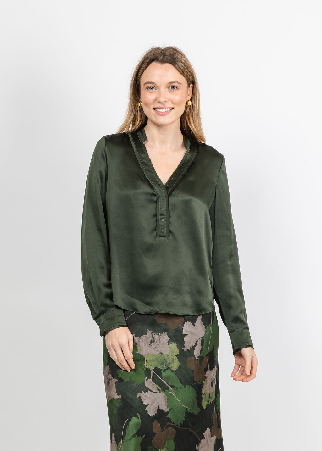 BK Go Fit To Be Styled Top in Surplus available at Barbara Katz