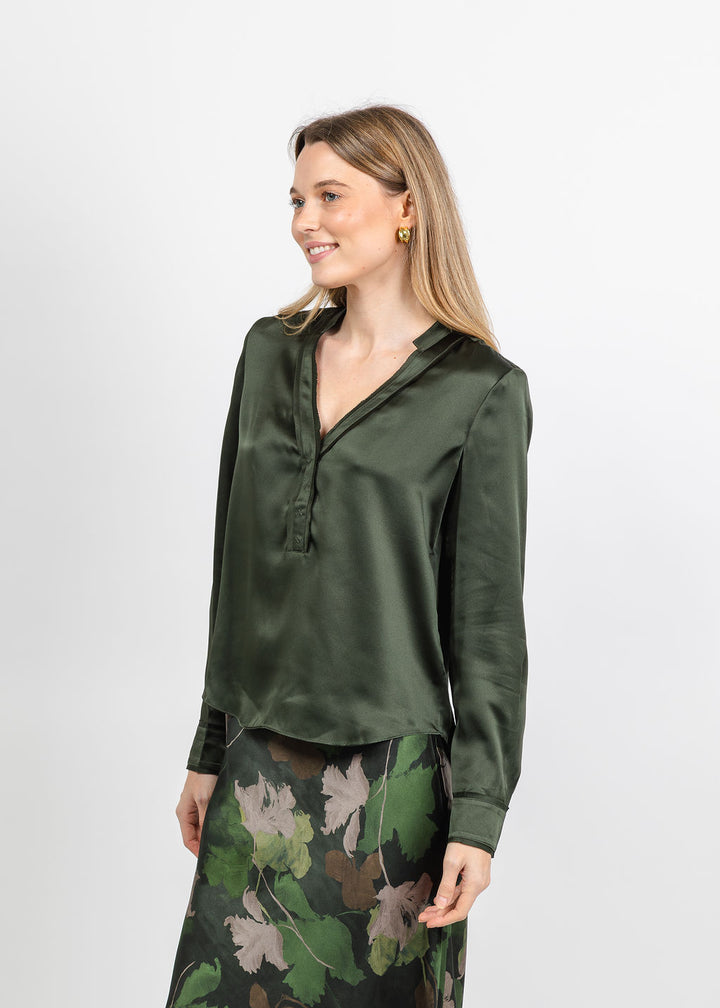 BK Go Fit To Be Styled Top in Surplus available at Barbara Katz