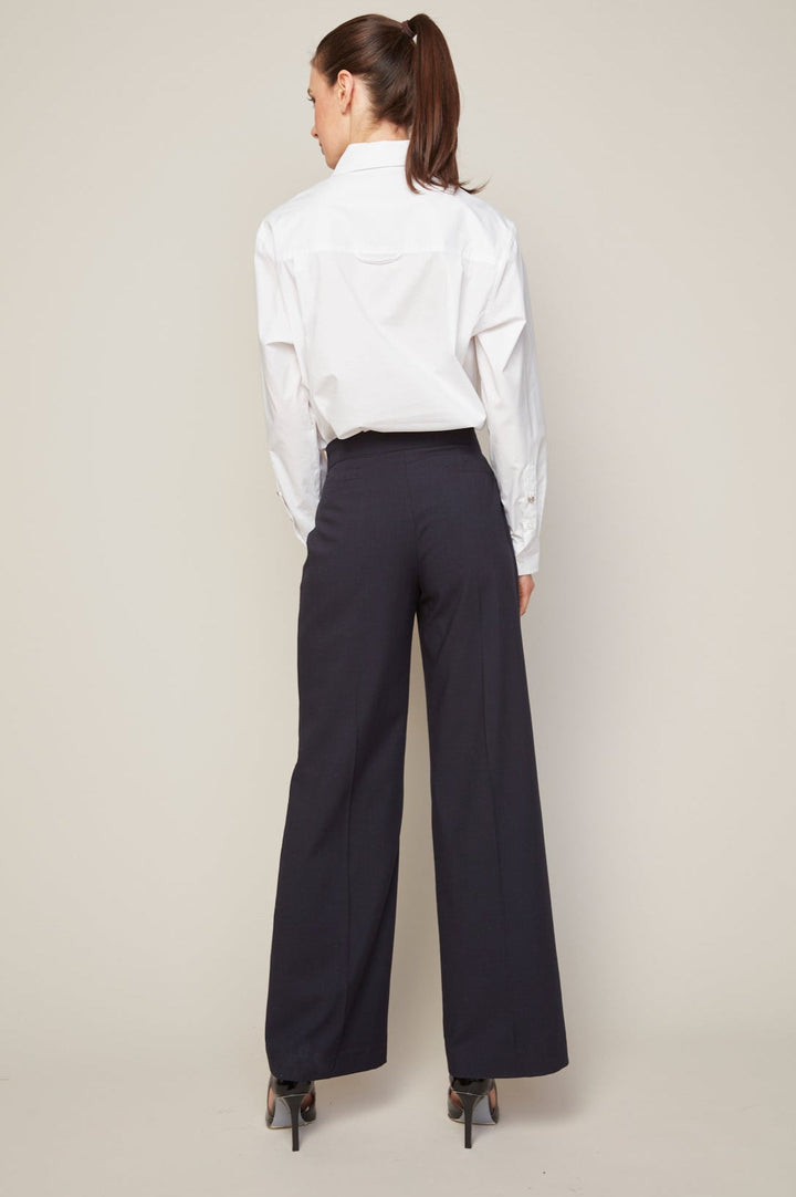 Adroit Atelier Bradley Buttoned Shirt With Side Slit - White available at Barbara Katz