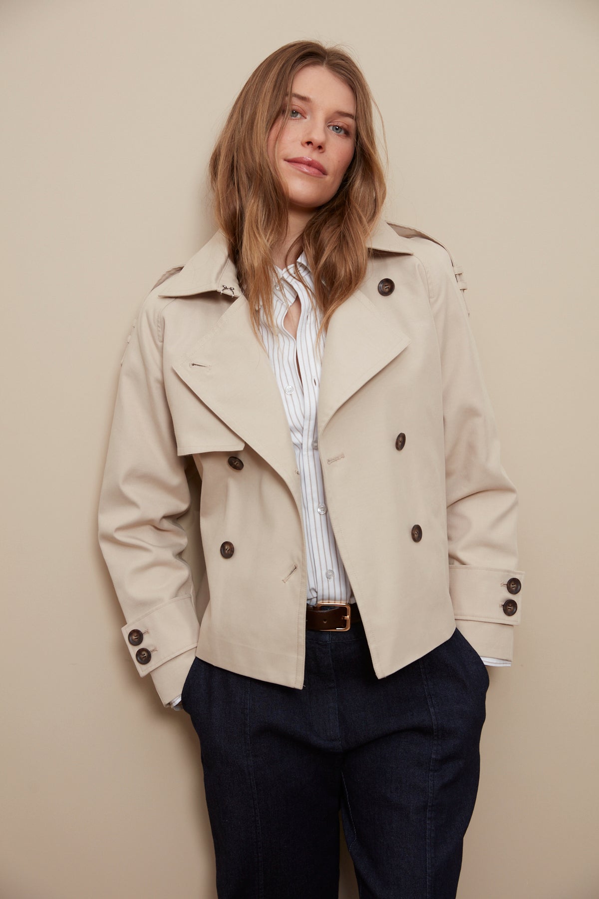 Adroit Atelier Calista Short Double Breasted Trench Coat - Sand