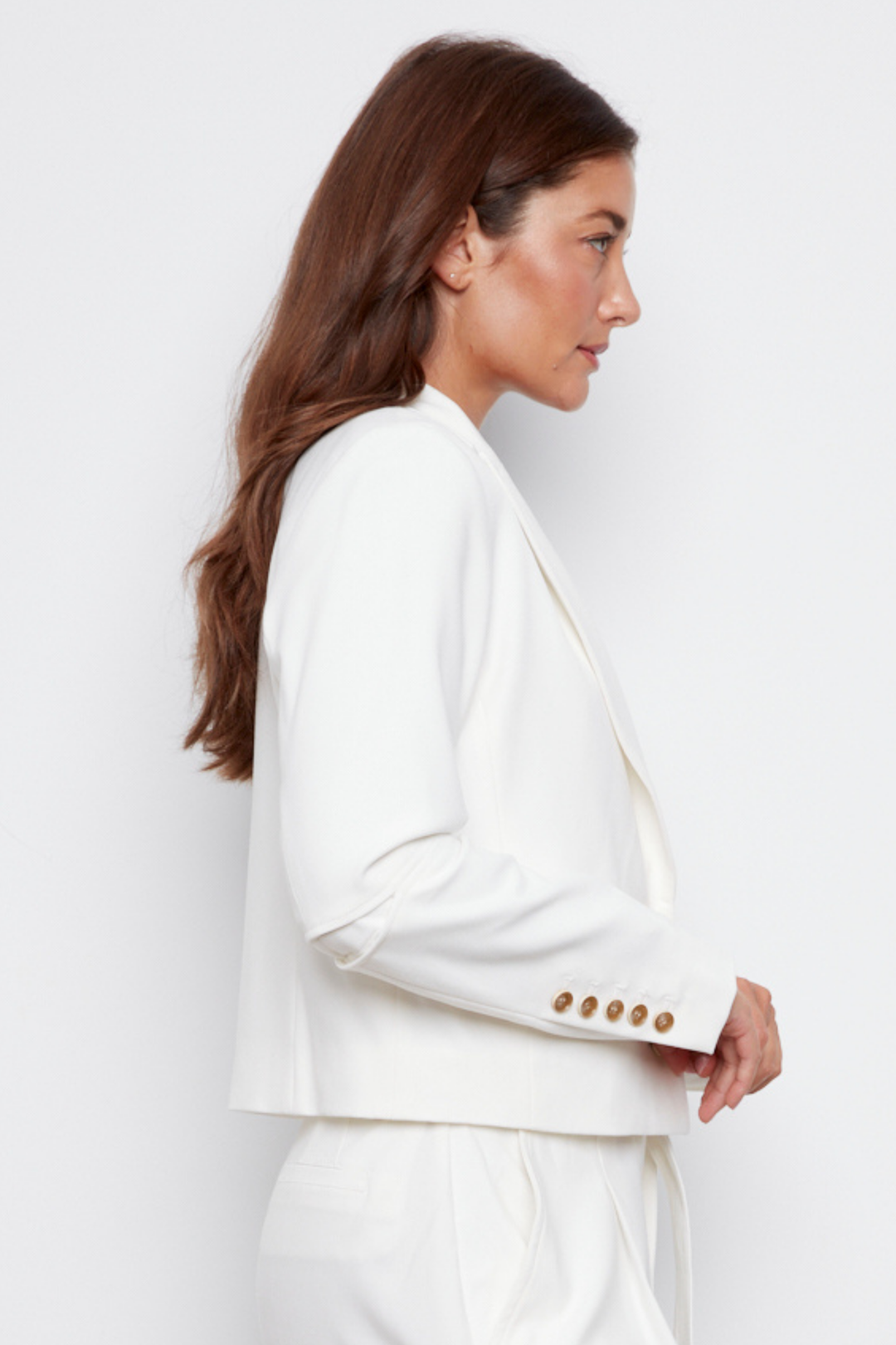 Adroit Atelier Colleen Single Breasted Short Stretch Blazer in White available at Barbara Katz
