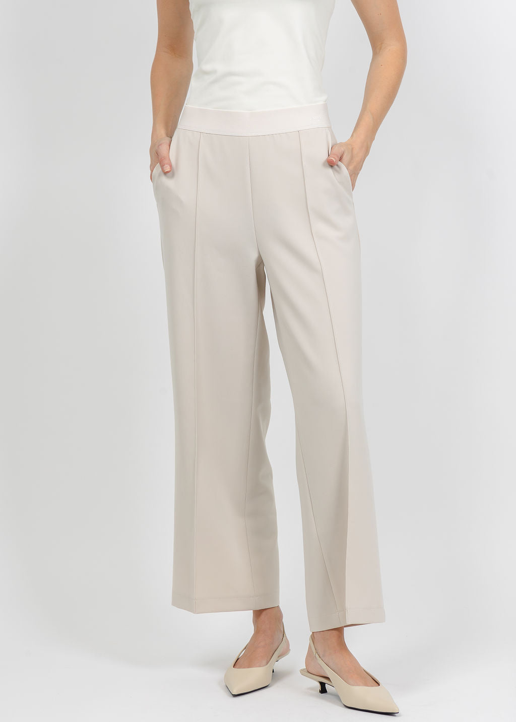 Cambio Cameron Pull-On Crop Pant in Icing available at Barbara Katz