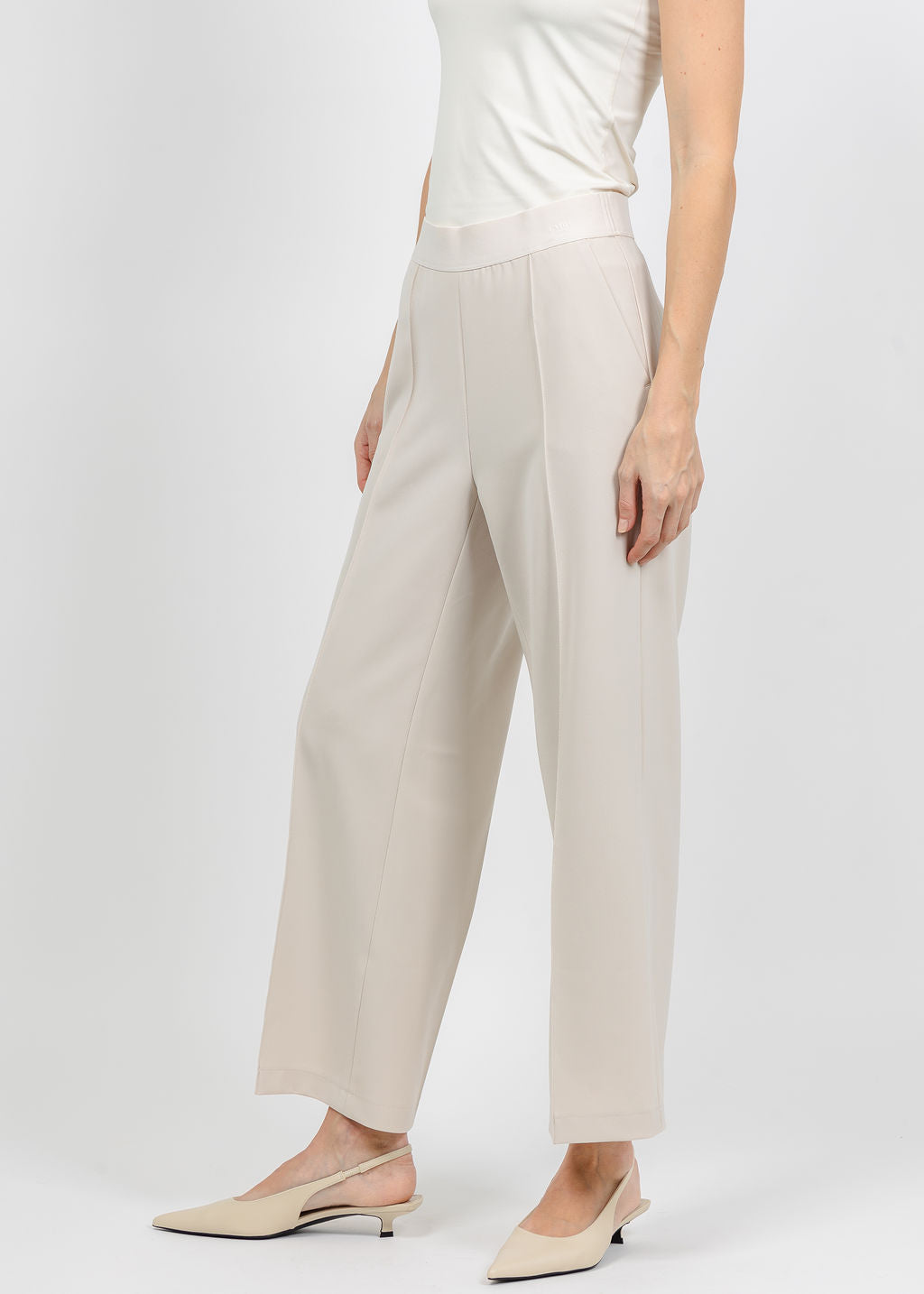 Cambio Cameron Pull-On Crop Pant in Icing available at Barbara Katz