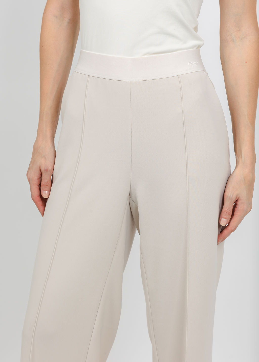 Cambio Cameron Pull-On Crop Pant in Icing available at Barbara Katz