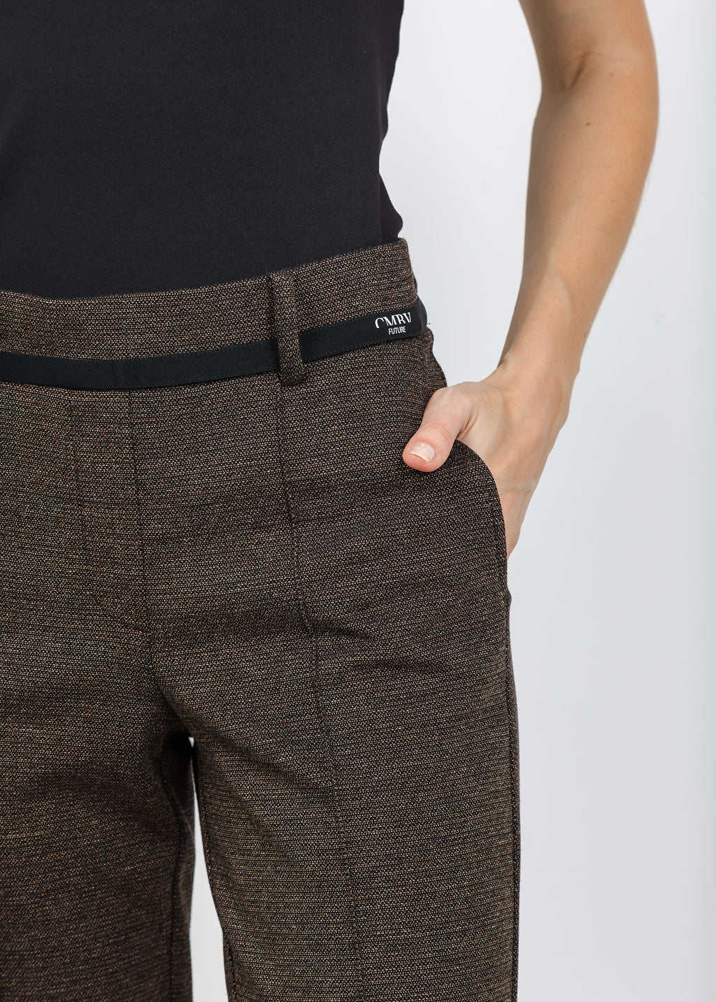 Cambio Francoise Cropped Pant in Bark available at Barbara Katz