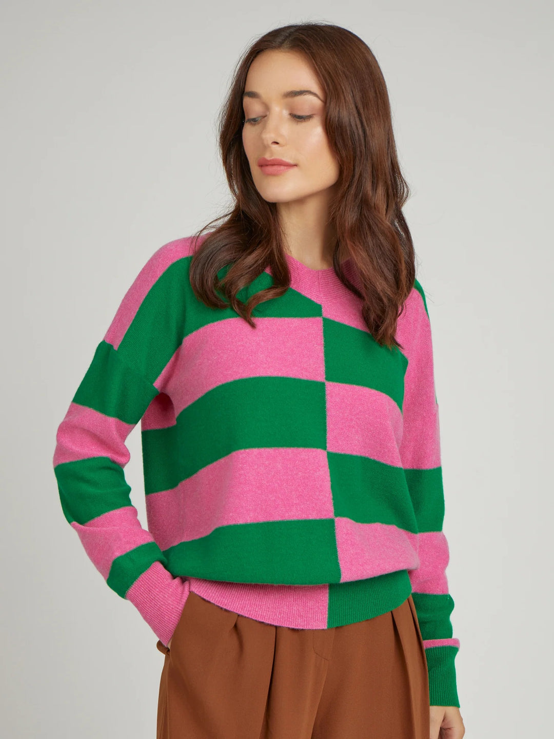 Cocoa Cashmere - This stylish Cashmere Murphy V Neck Sweater is designed to make a statement. Crafted from 100% luxurious cashmere, it features a flattering v-neck, drop shoulders and a stunning battenburg-inspired design. 