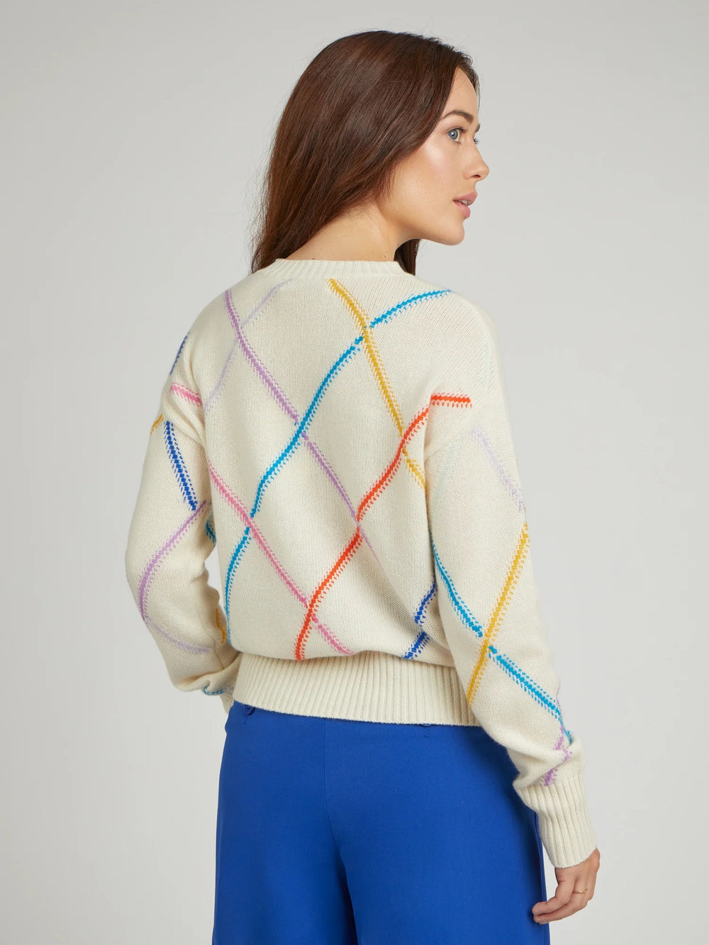Cocoa Cashmere - The Plaid Crew Natural White Multi is woven from luxurious cashmere, this plaid crew is a timeless essential with a modern twist.