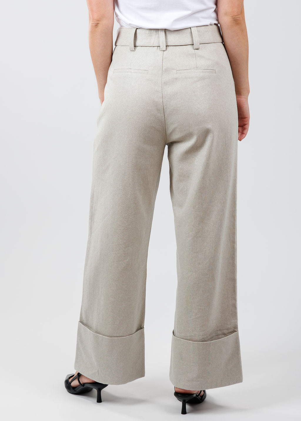 Cinq a Sept Vassi Lurex Linen Pants in Plaster available at Barbara Katz