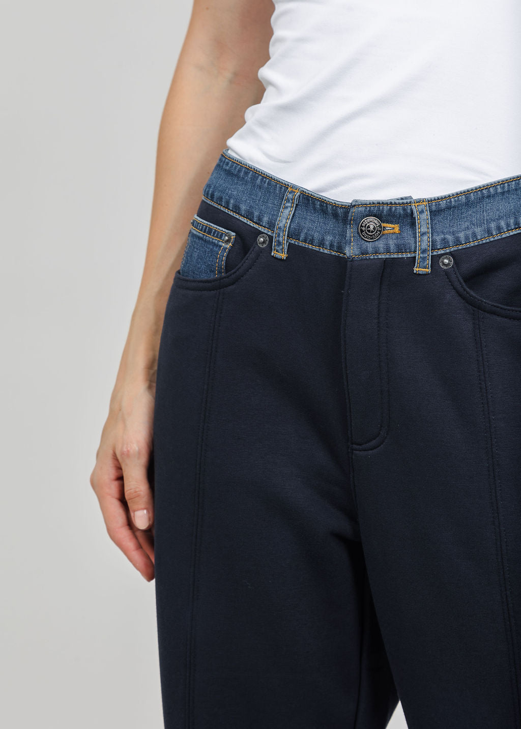 Cinq a Sept Corenna Pant in Navy/Ruisseau available at Barbara Katz