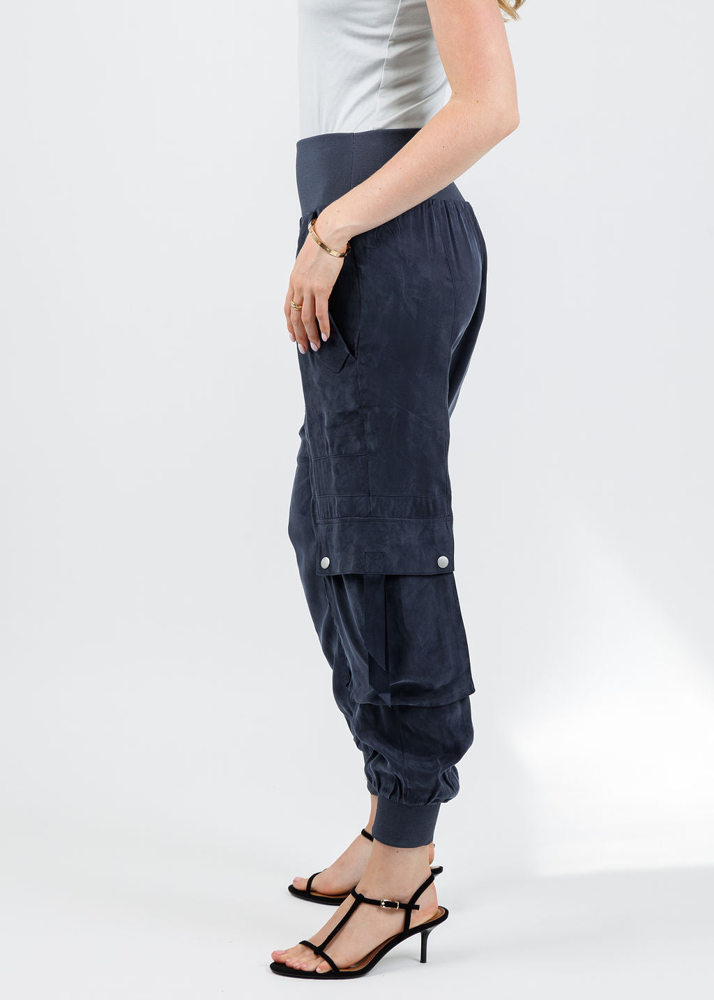 Cinq a Sept Harmony Washed Twill Pants in Navy available at Barbara Katz