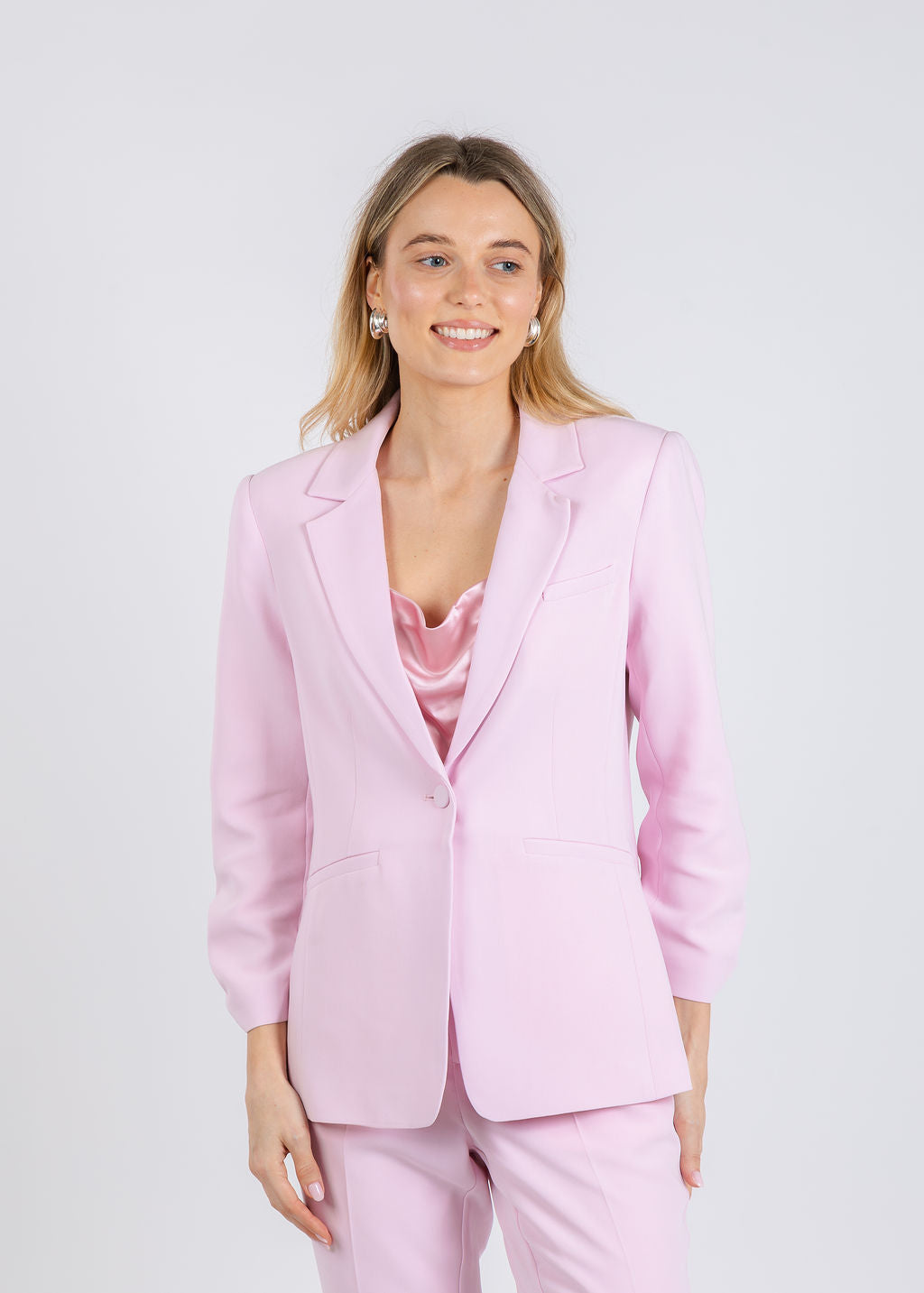 Cinq a Sept Khloe Crepe Blazer in Soft Peony available at Barbara Katz