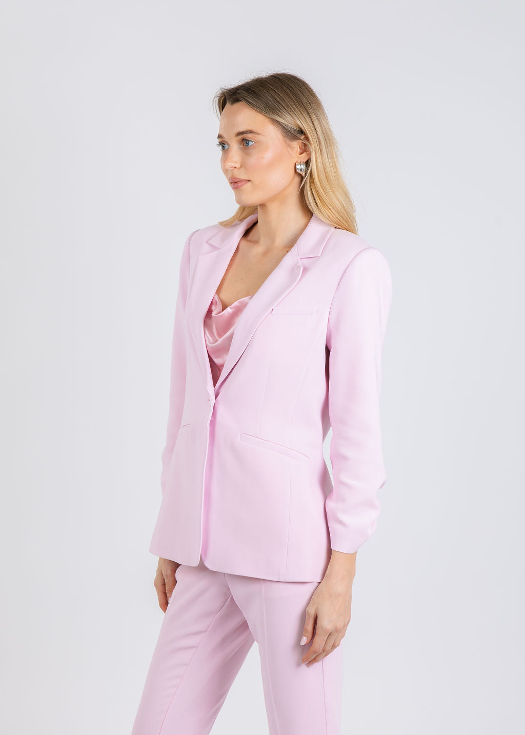 Cinq a Sept Khloe Crepe Blazer in Soft Peony available at Barbara Katz