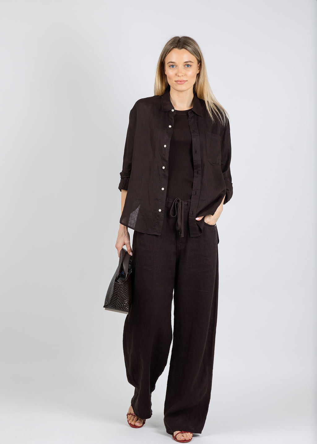 Citizens of Humanity Brynn Drawstring Linen Trousers in Chocolate available at Barbara Katz