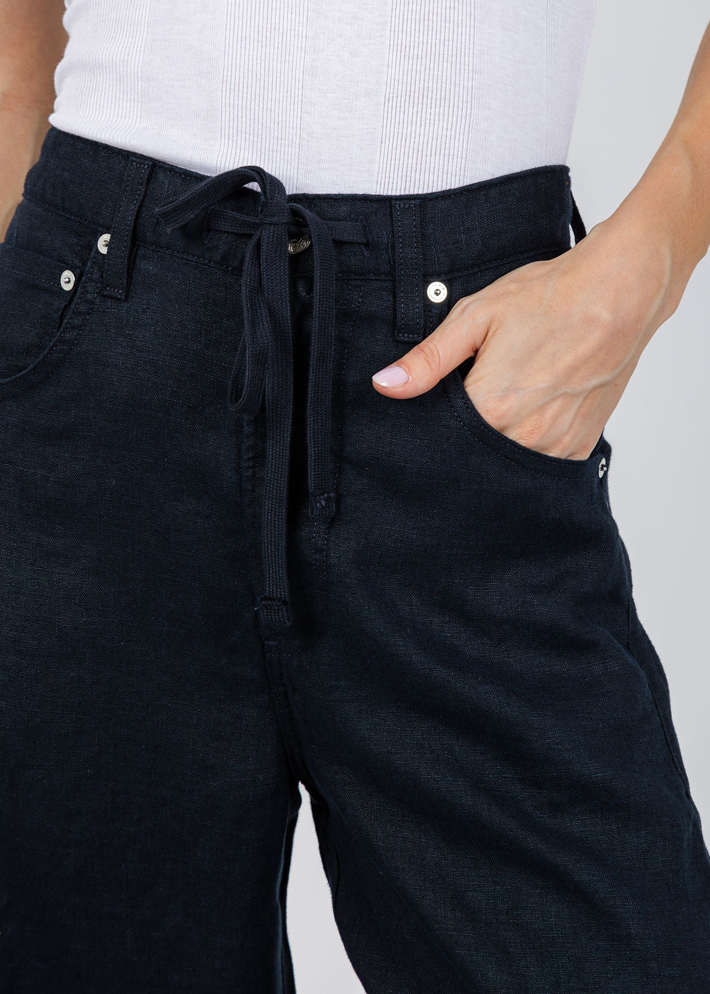 Citizens of Humanity Brynn Drawstring Linen Trousers in True Navy available at Barbara Katz