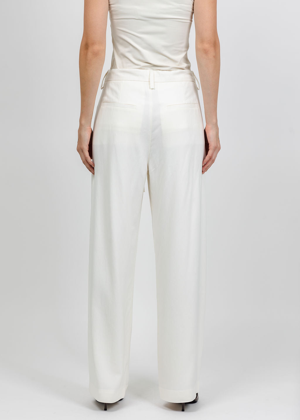 Citizens of Humanity Brynn Drawstring Trouser in Winter White available at Barbara Katz