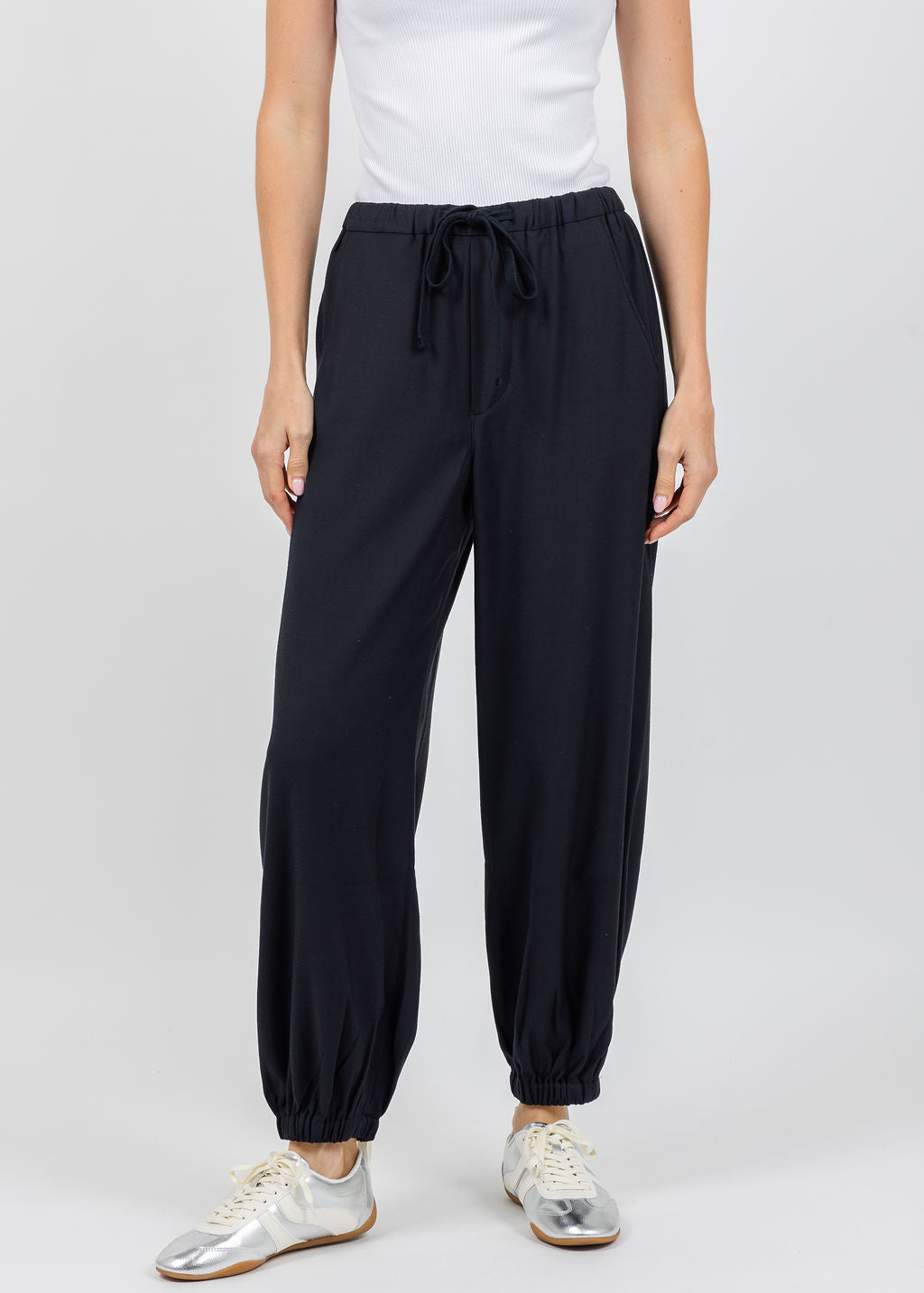 Citizens of Humanity Bubble Pull-On Pants In Portofino Twill in Navy available at Barbara Katz