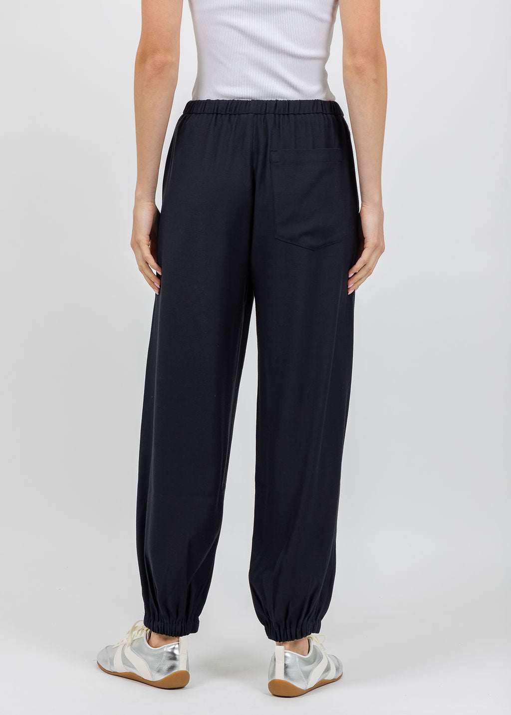 Citizens of Humanity Bubble Pull-On Pants In Portofino Twill in Navy available at Barbara Katz