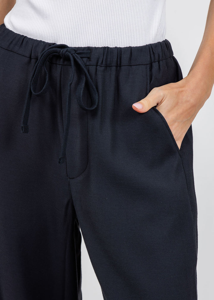 Citizens of Humanity Bubble Pull-On Pants In Portofino Twill in Navy available at Barbara Katz