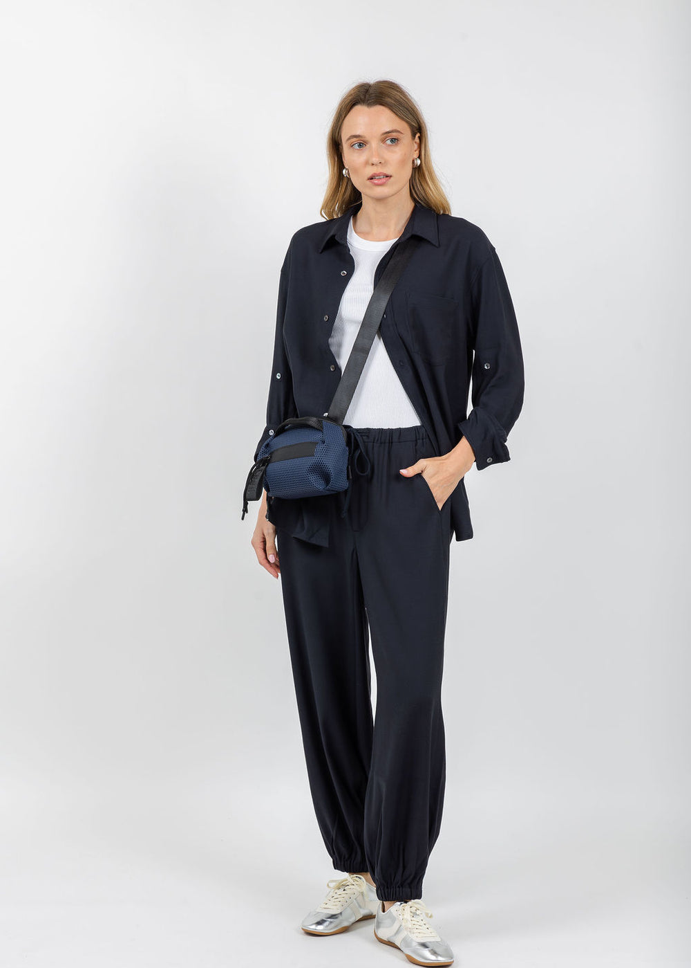 Citizens of Humanity Kayla Shirt and Bubble Pull-On Pants In Portofino Twill in Navy available at Barbara Katz