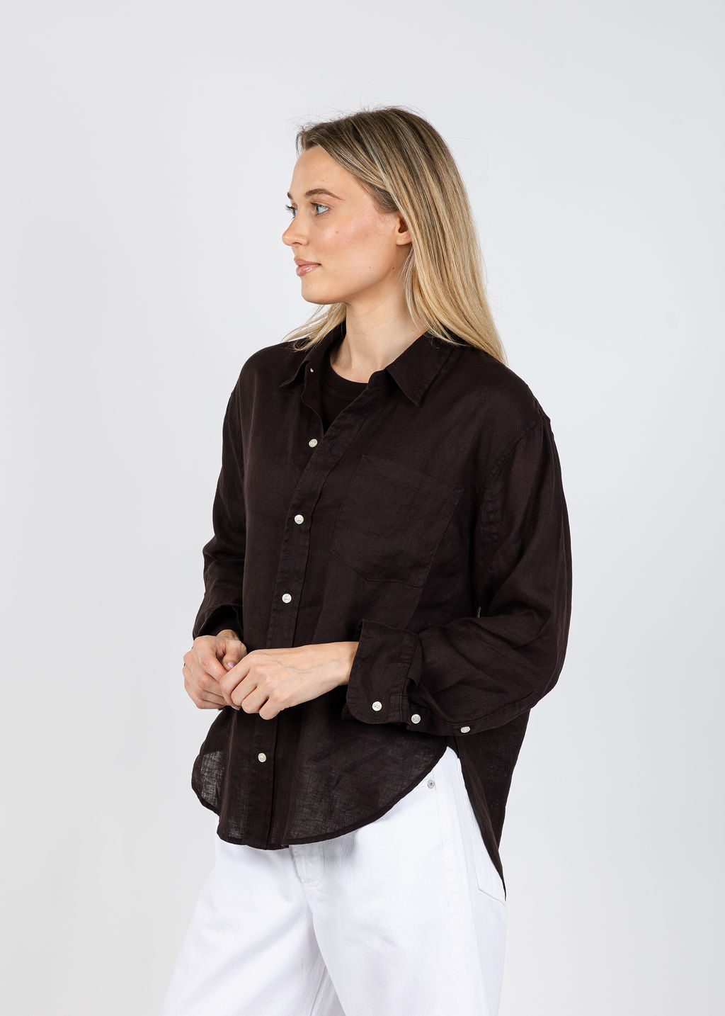 Citizens of Humanity Kayla Shrunken Linen Shirt in Chocolate available at Barbara Katz