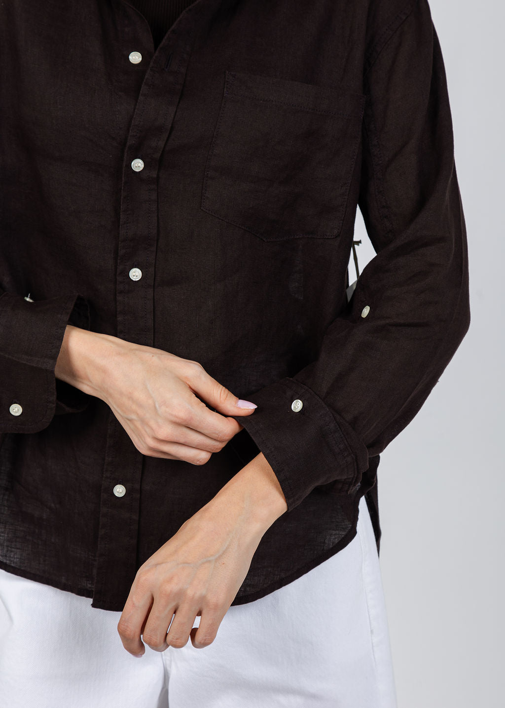 Citizens of Humanity Kayla Shrunken Linen Shirt in Chocolate available at Barbara Katz