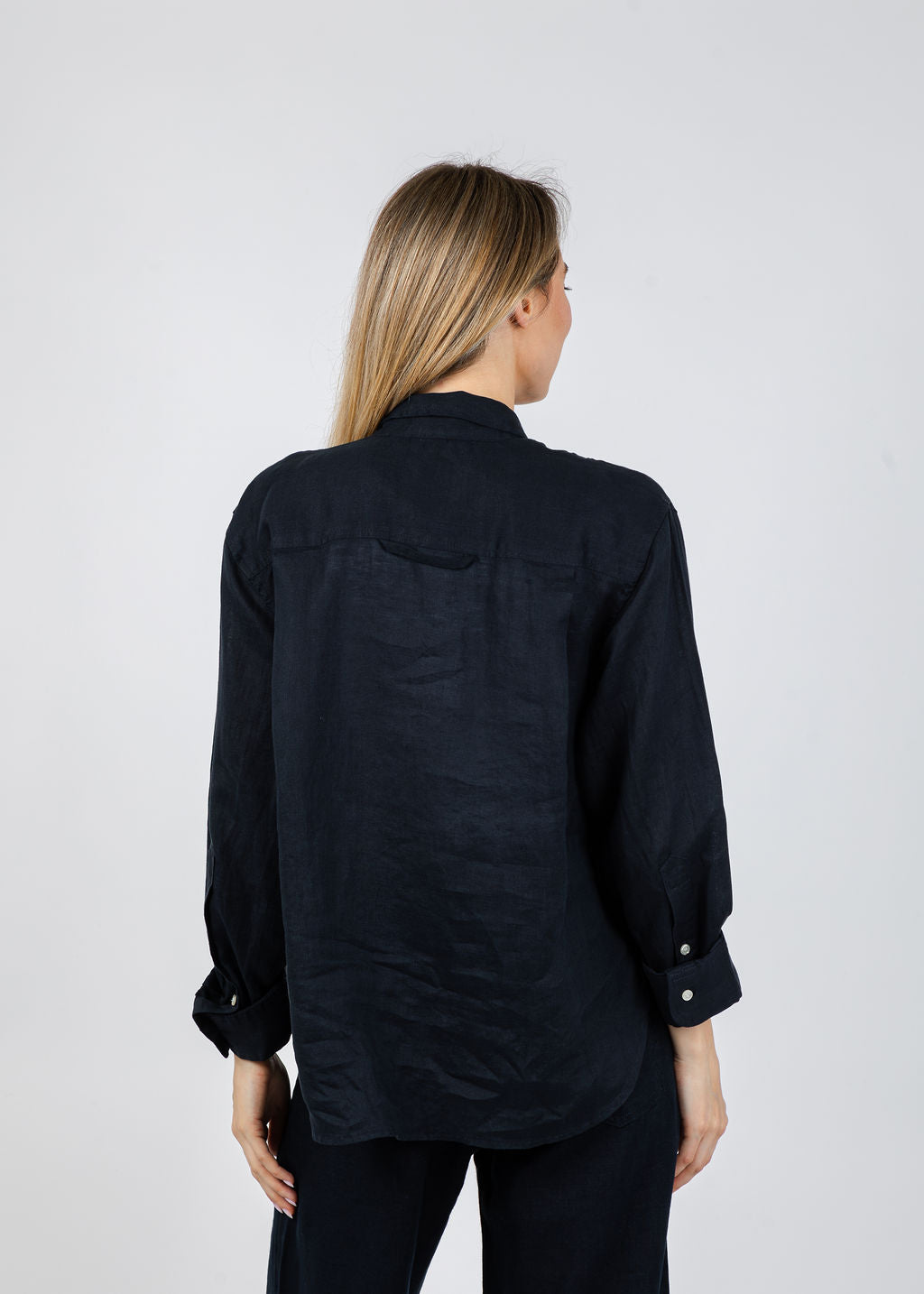 Citizens of Humanity Kayla Shrunken Linen Shirt in True Navy available at Barbara Katz