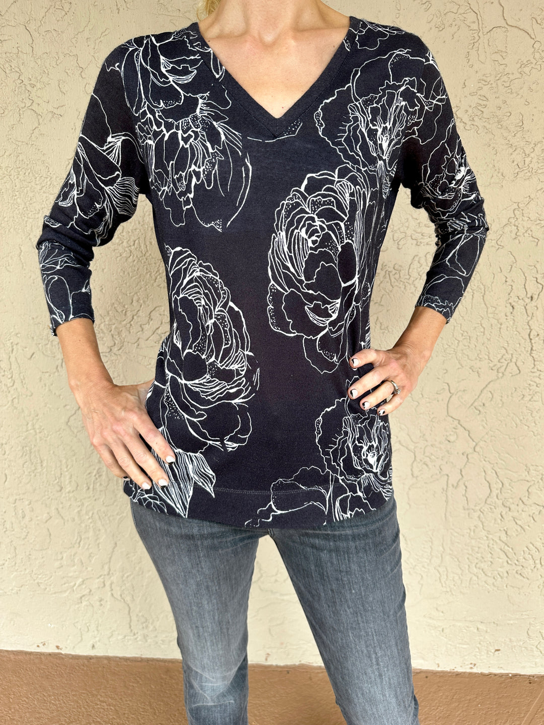 Pashma Floral Outline Tee