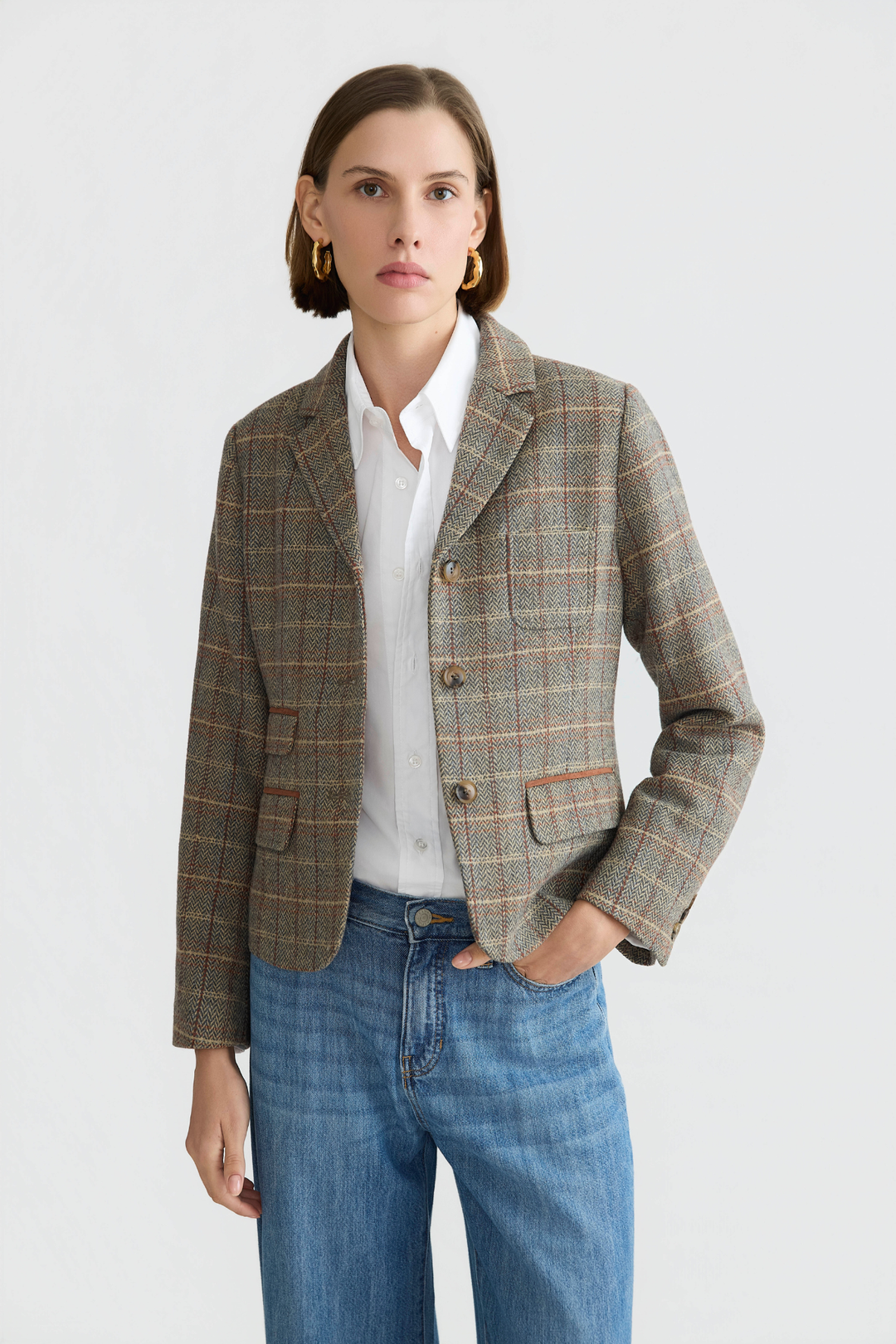 Adroit Atelier Desmond Tweed Single-Breasted Blazer With 3 Button Closure in Picante/Camel available at Barbara Katz