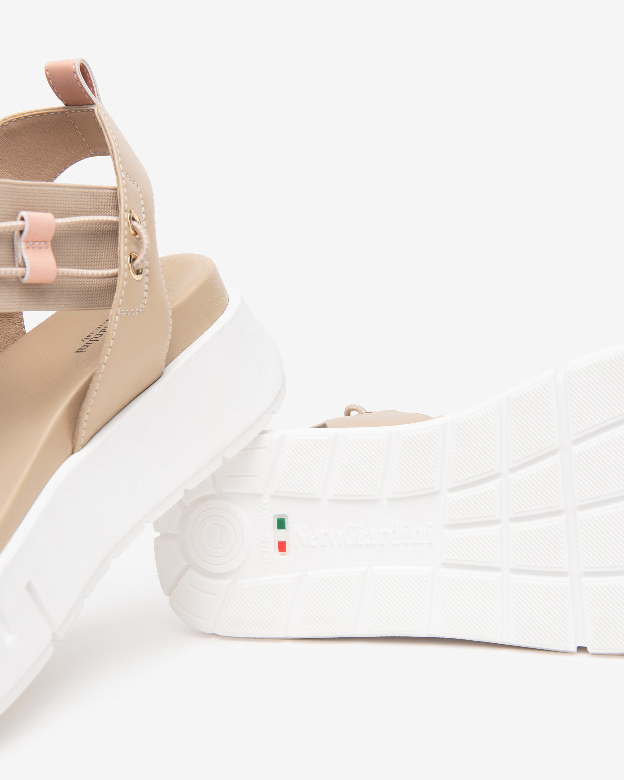 NeroGiardini Chey Bungee Platform Flat Sandal - Beige – Barbara Katz