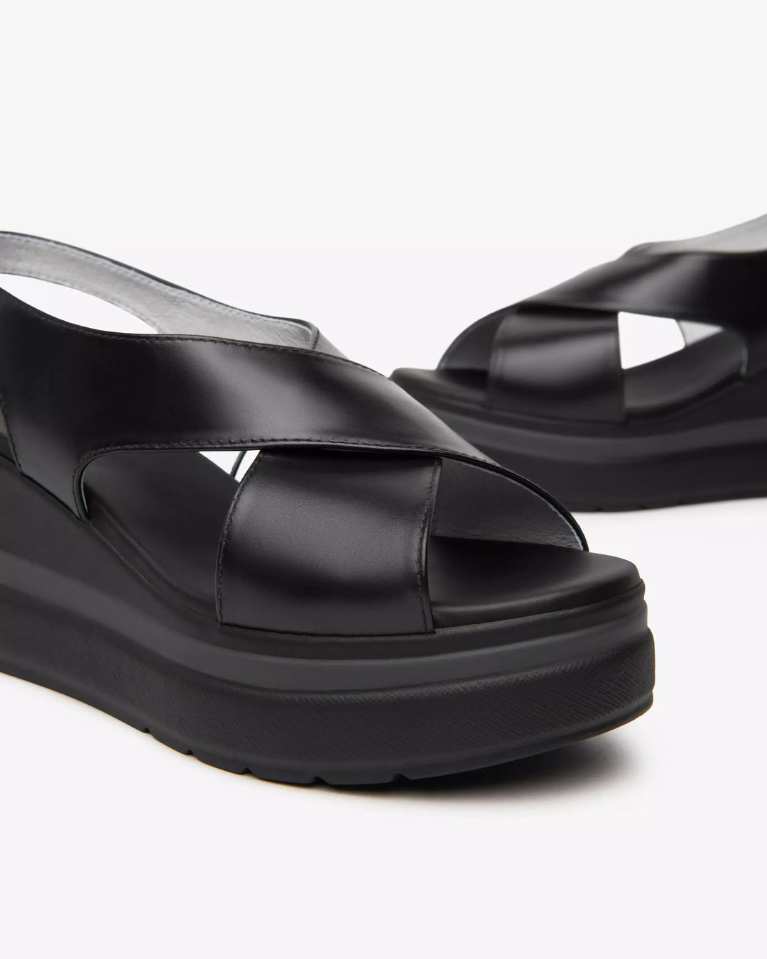 NeroGiordini Gladys Crossover Strap Sandal in Black available at Barbara Katz