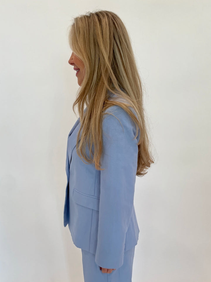 Max Mara Weekend Quito Cotton Linen Long Sleeve Blazer in Light Blue available at Barbara Katz