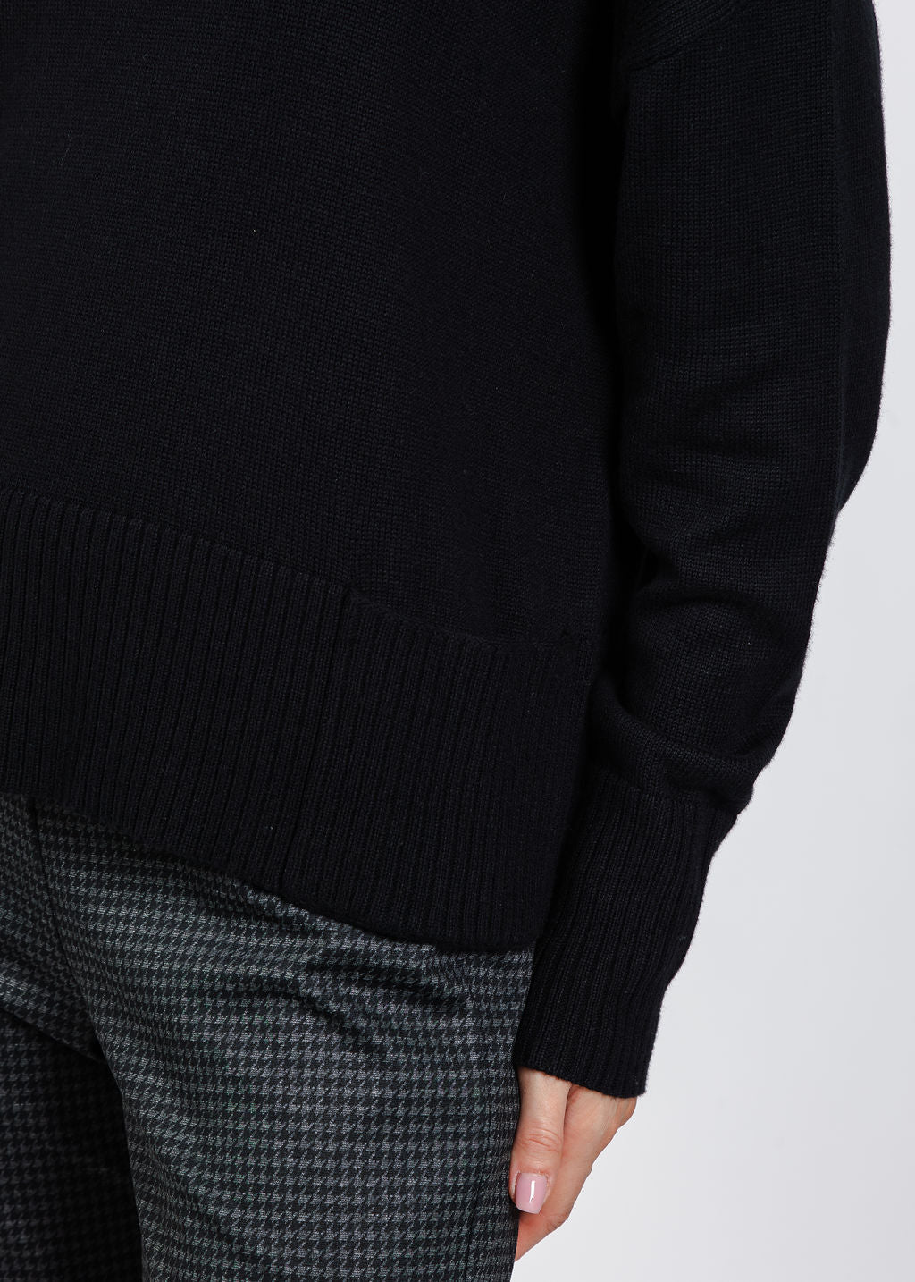 Elliott Lauren Crew Neck Pocket in Black available at Barbara Katz