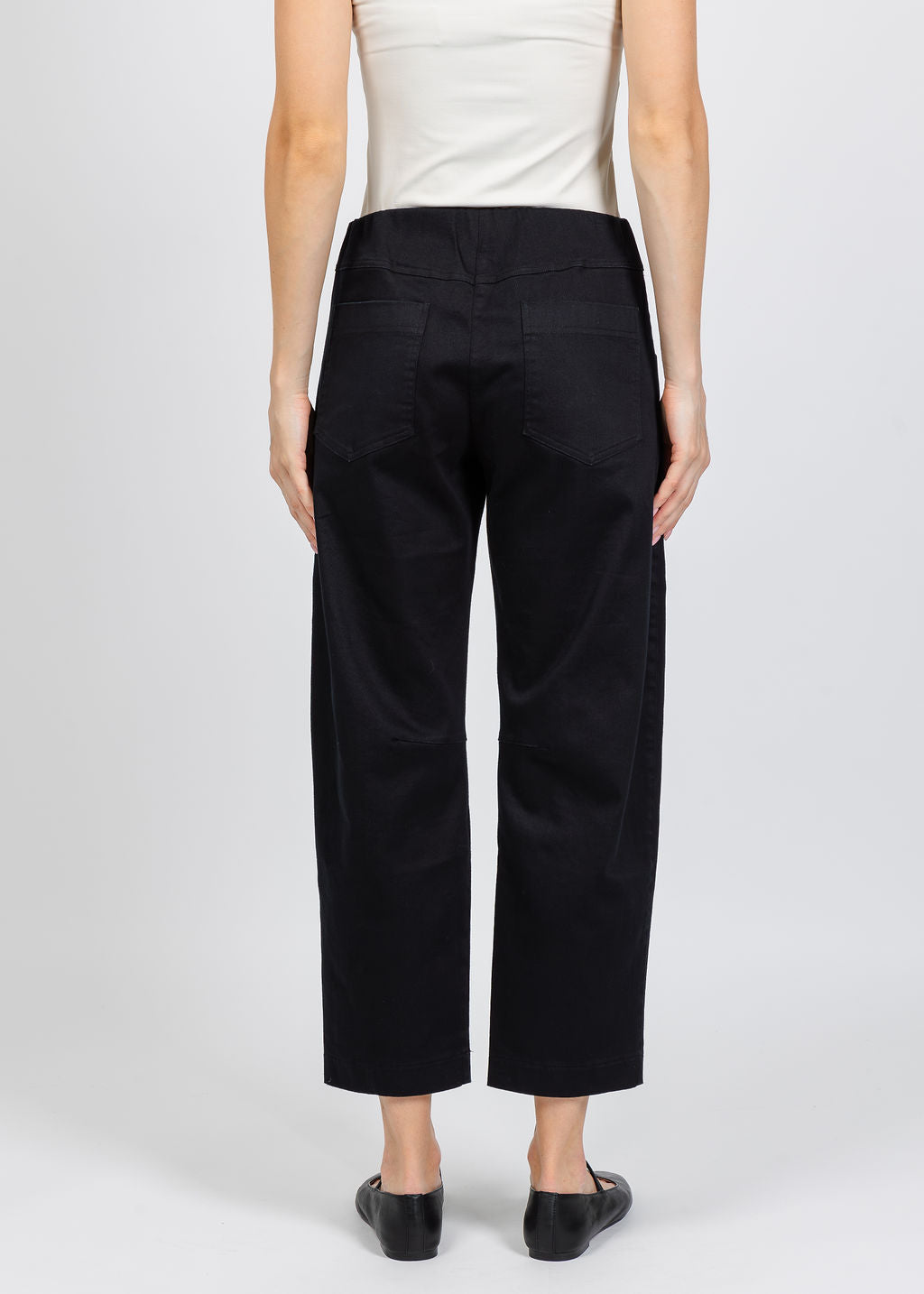 Elliott Lauren Modern Twill Barrel Pant in Black available at Barbara Katz