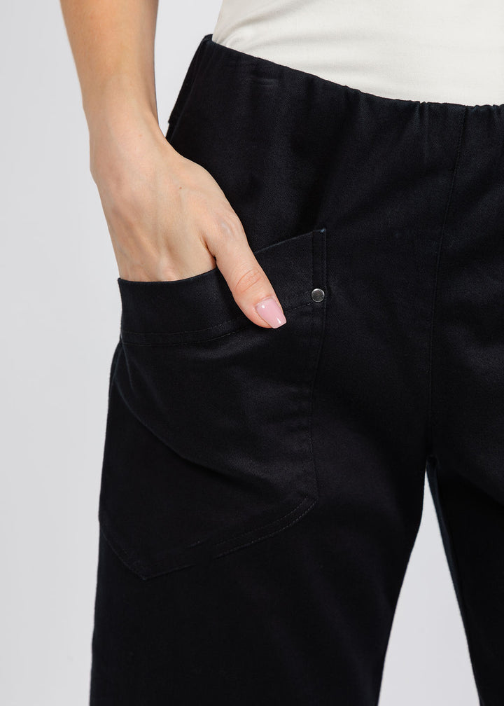 Elliott Lauren Modern Twill Barrel Pant in Black available at Barbara Katz