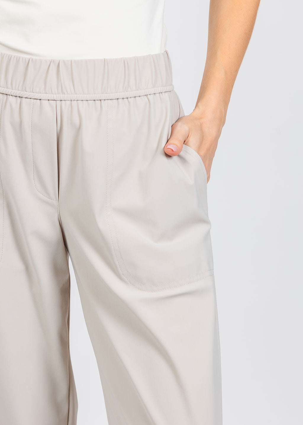 Elliott Lauren Prime Time Tapered Pant in Caulk available at Barbara Katz