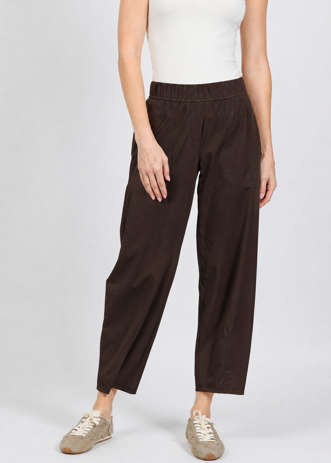 Elliott Lauren Prime Time Tapered Pant in Chocolate available at Barbara Katz