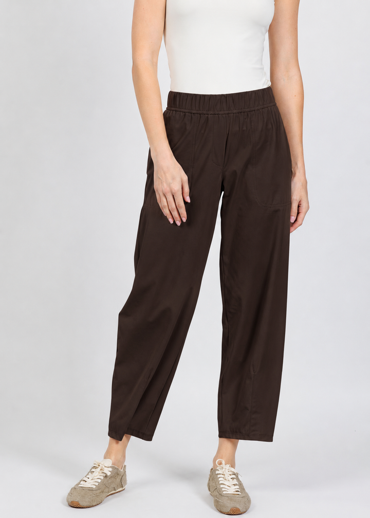 Elliott Lauren Prime Time Tapered Pant in Chocolate available at Barbara Katz
